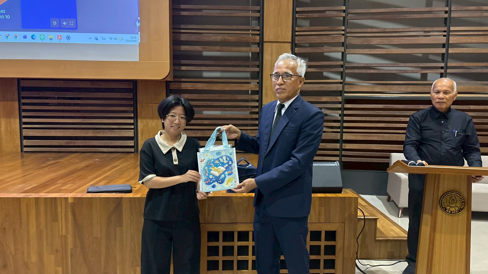 โครงการอบรมเจาะลึกเทคนิคการเขียนหนังสือโต้ตอบและรายงานการประชุม ยุค AI รุ่นที่ 1 รูปที่ 8