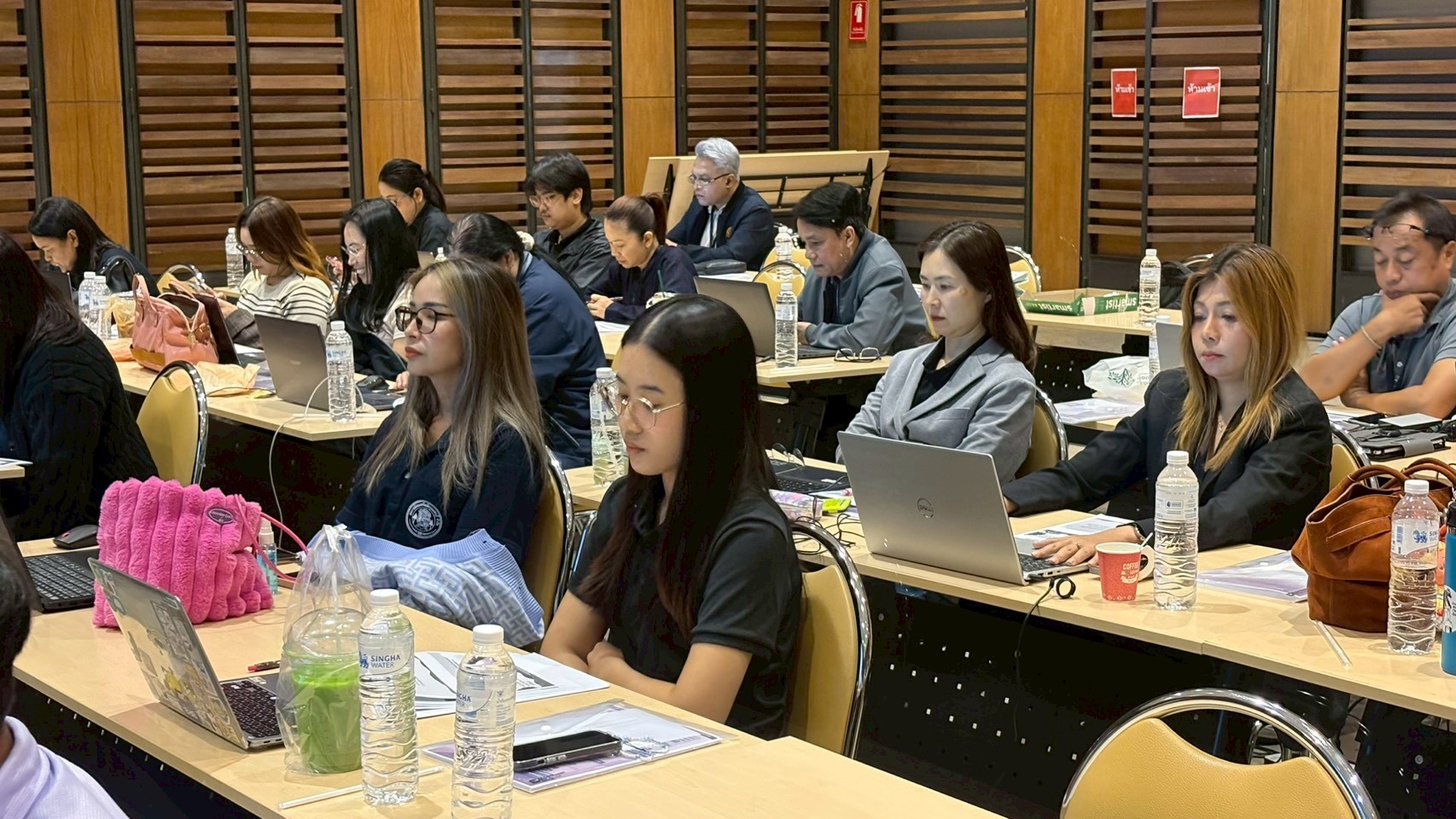 โครงการอบรมเจาะลึกเทคนิคการเขียนหนังสือโต้ตอบและรายงานการประชุม ยุค AI รุ่นที่ 1 รูปที่ 78