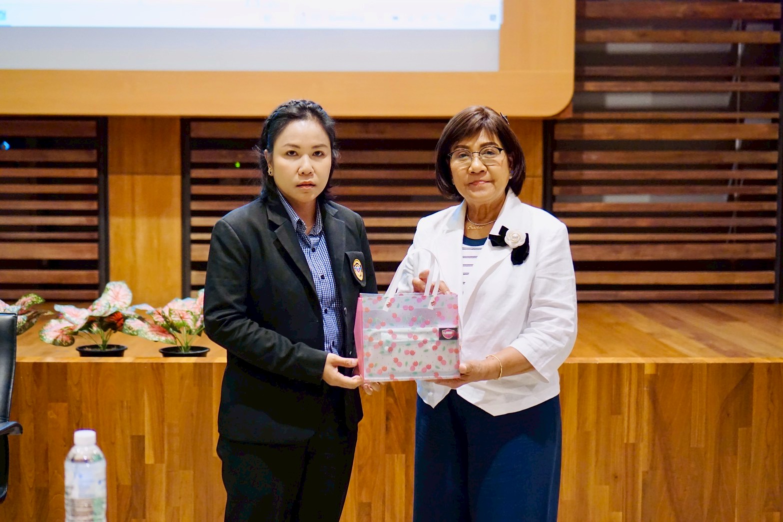 โครงการอบรมเจาะลึกเทคนิคการเขียนหนังสือโต้ตอบและรายงานการประชุม ยุค AI รุ่นที่ 2 รูปที่ 9