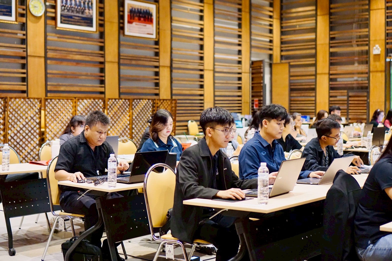 โครงการอบรมเจาะลึกเทคนิคการเขียนหนังสือโต้ตอบและรายงานการประชุม ยุค AI รุ่นที่ 2 รูปที่ 18