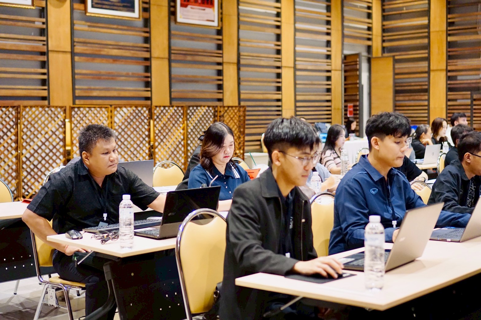 โครงการอบรมเจาะลึกเทคนิคการเขียนหนังสือโต้ตอบและรายงานการประชุม ยุค AI รุ่นที่ 2 รูปที่ 19