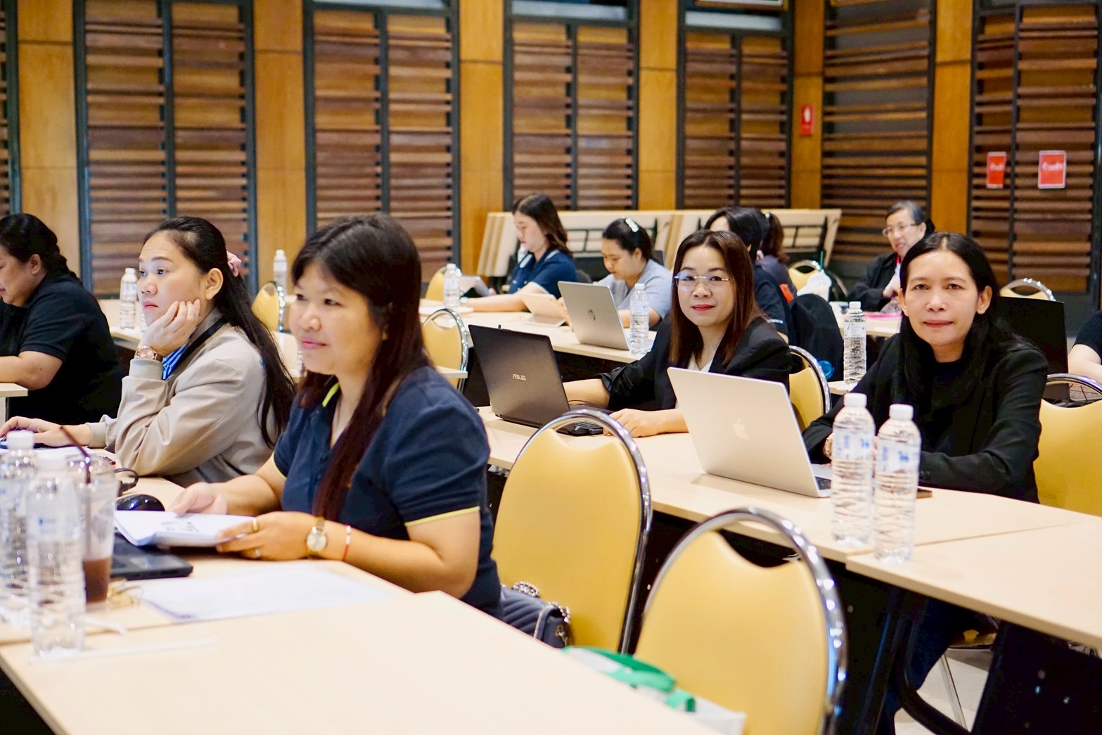 โครงการอบรมเจาะลึกเทคนิคการเขียนหนังสือโต้ตอบและรายงานการประชุม ยุค AI รุ่นที่ 2 รูปที่ 46