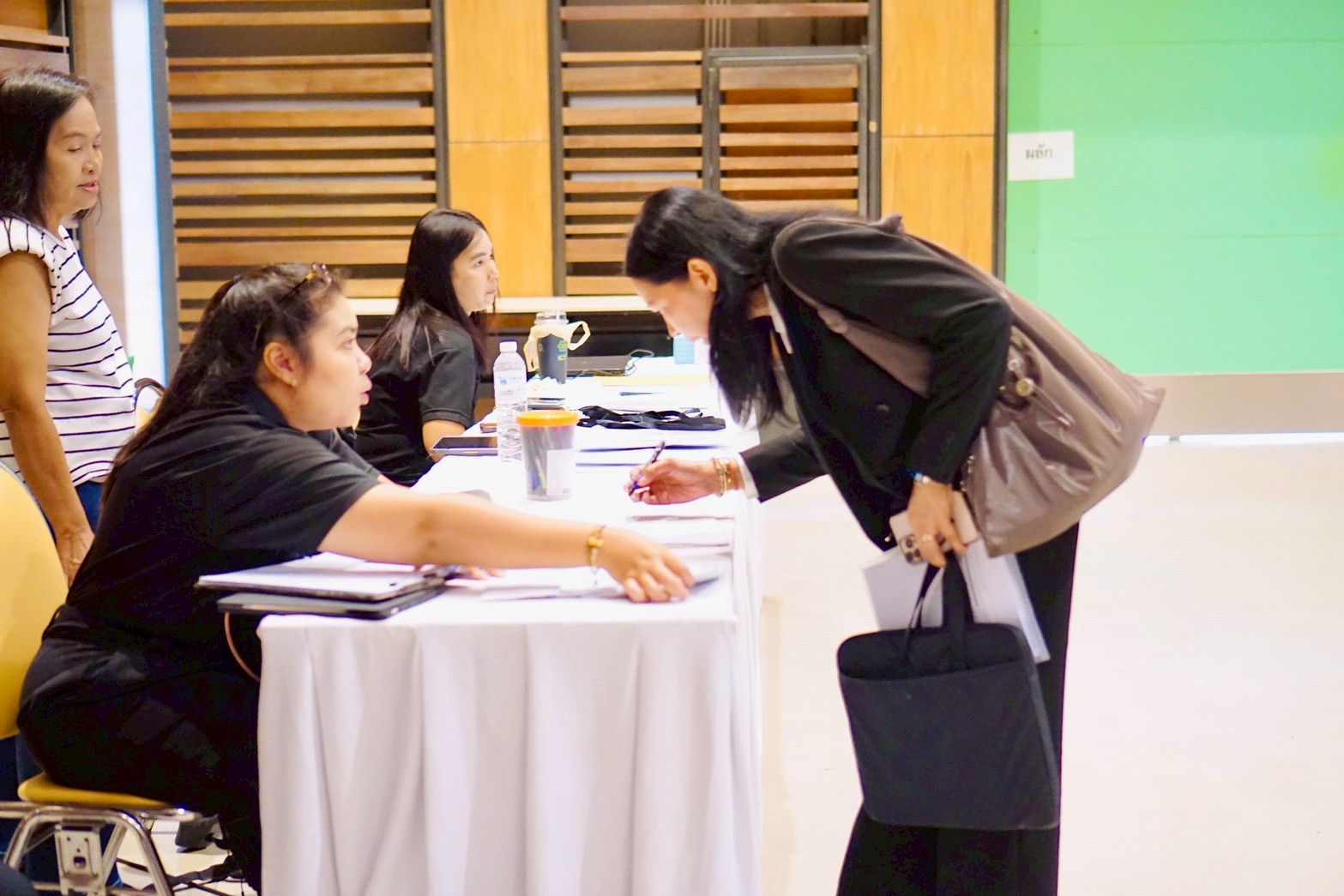 โครงการอบรมเจาะลึกเทคนิคการเขียนหนังสือโต้ตอบและรายงานการประชุม ยุค AI รุ่นที่ 2 รูปที่ 71